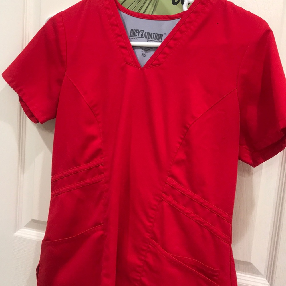 Guc greys nursing scrub set.  Top and bottom